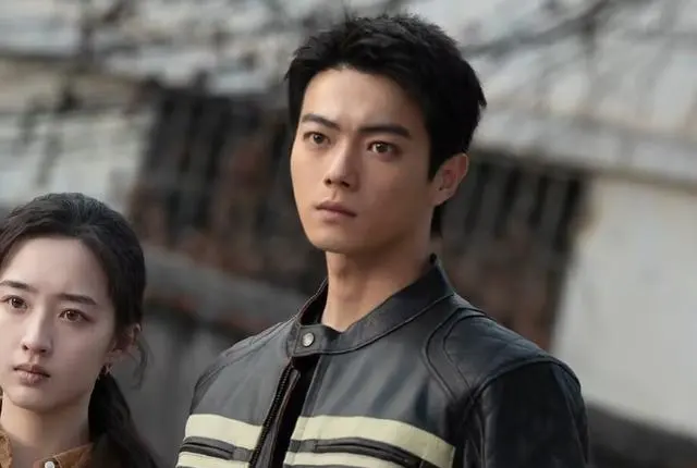 《方圆八百米》陈辉误杀父亲真相揭晓,高松格设局操控主线浮出水面 | 现场图 《方圆八百米》陈辉误杀父亲真相揭晓,高松格设局操控主线浮出水面 | 现场图