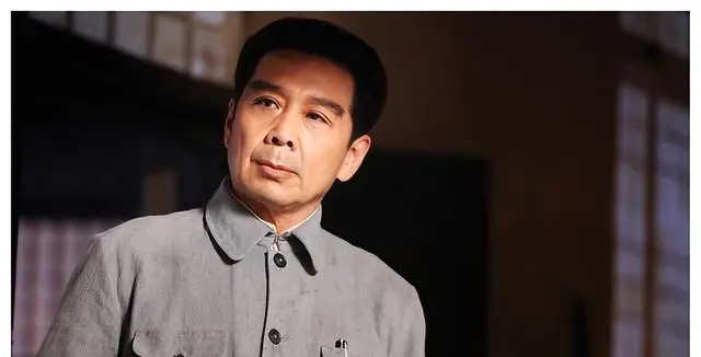 曹磊接演周恩来角色,《伟大的长征》开启特型演员代际更替 | 相关图片 曹磊接演周恩来角色,《伟大的长征》开启特型演员代际更替 | 相关图片