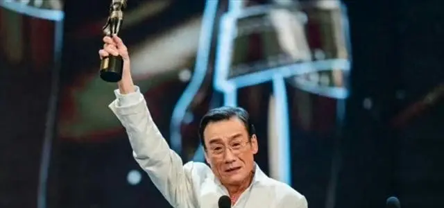 梁家辉凭《捕风追影》第五次斩获香港金像奖最佳男主角,横跨五个年代创历史纪录 | 资讯配图 梁家辉凭《捕风追影》第五次斩获香港金像奖最佳男主角,横跨五个年代创历史纪录 | 资讯配图