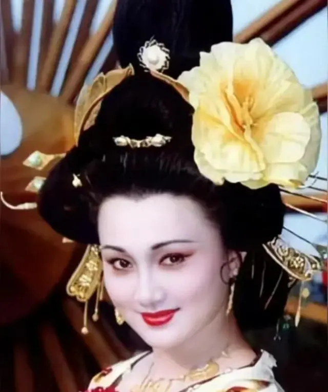 周里京吴玉芳北影节同台重唤《人生》记忆 | 相关图片