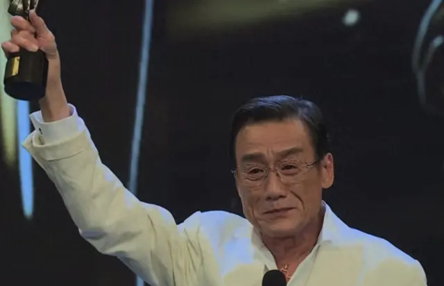 梁家辉第五次摘得金像奖影帝，廖子妤凭《像我这样的爱情》封后 | 资讯配图