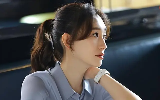 《有港回信》首播即破15000热度，胡连馨赵华为演绎双强契约婚姻 | 现场图