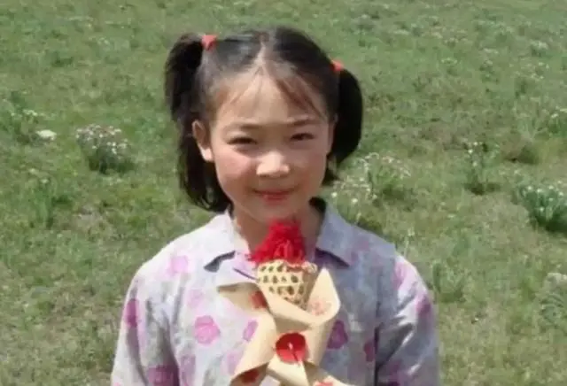 《暖春》小花角色再审视：七岁孤儿的生存逻辑与叙事留白 | 相关图片