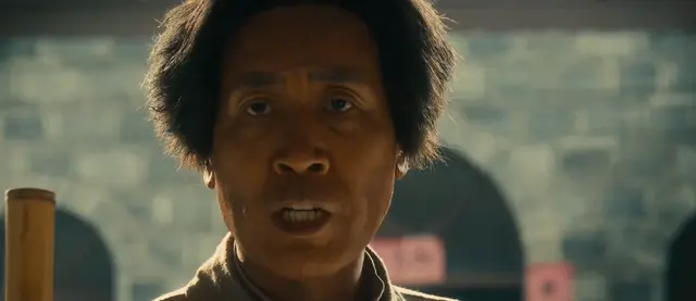 于和伟出演《伟大的长征》教员引外形与神态双重争议，预告播出即成舆论焦点 | 现场图