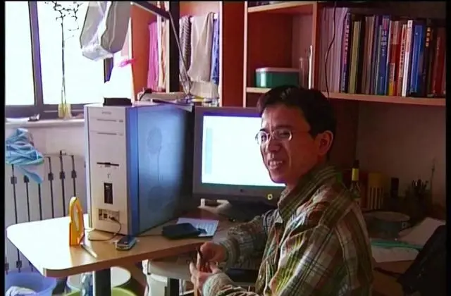 纪录片导演叶君因急性胃出血离世，年仅43岁：《我在故宫修文物》背后的人文守夜人 | 资讯配图