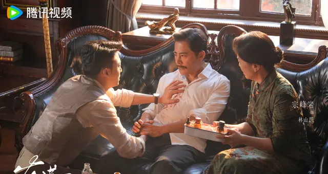 《有港回信》今日中午腾讯视频开播，胡连馨赵华为演绎港风契约婚姻 | 现场图