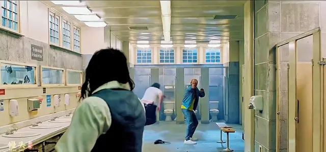《你为什么有枪打死你》混剪引发关注，陷洛哥出演职业杀手 | 资讯配图