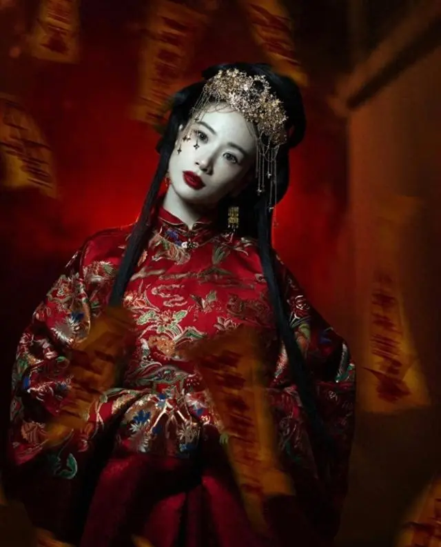 李梦主演《鸳鸯楼·惊魂》《蝴蝶楼·惊魂》双片破亿 | 资讯配图